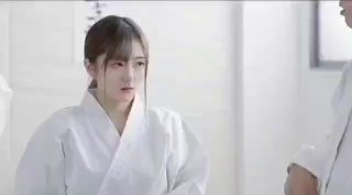 秀色满园身材超正的女友！叫声震耳欲聋爱吃男友精液【完整版56分钟已上传下面】